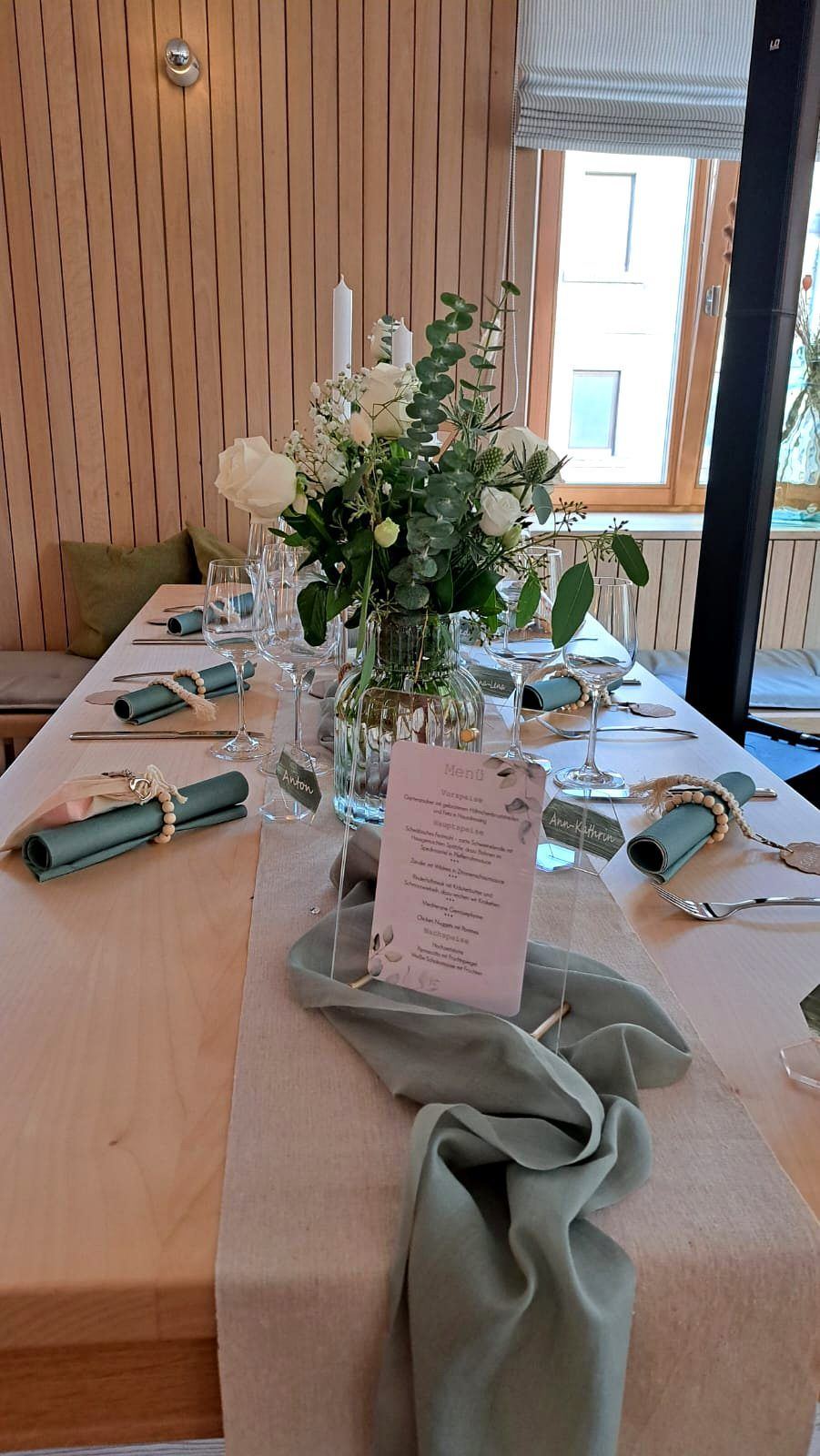 Table de f&ecirc;te avec menu