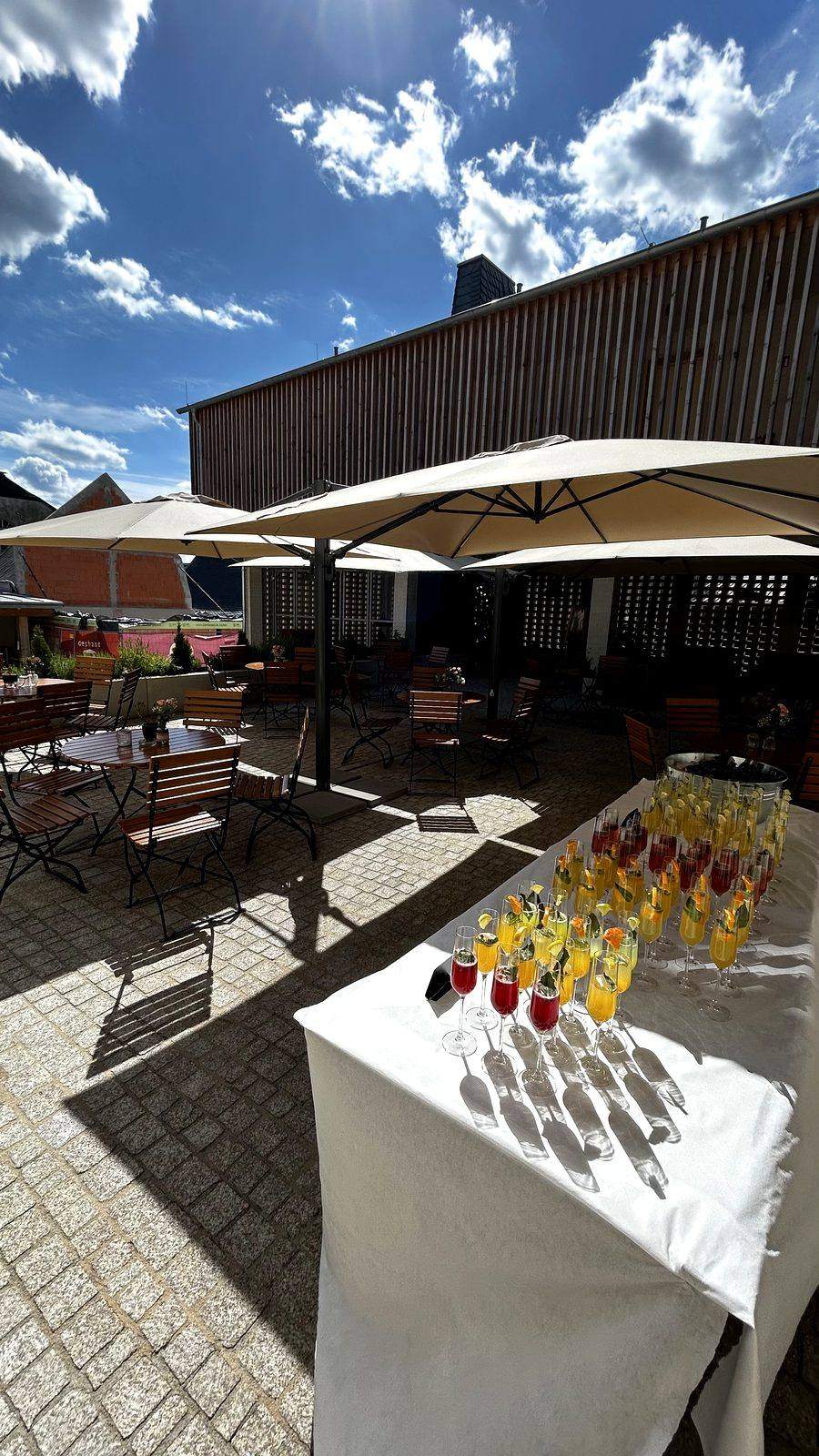 Vin d&rsquo;honneur en terrasse