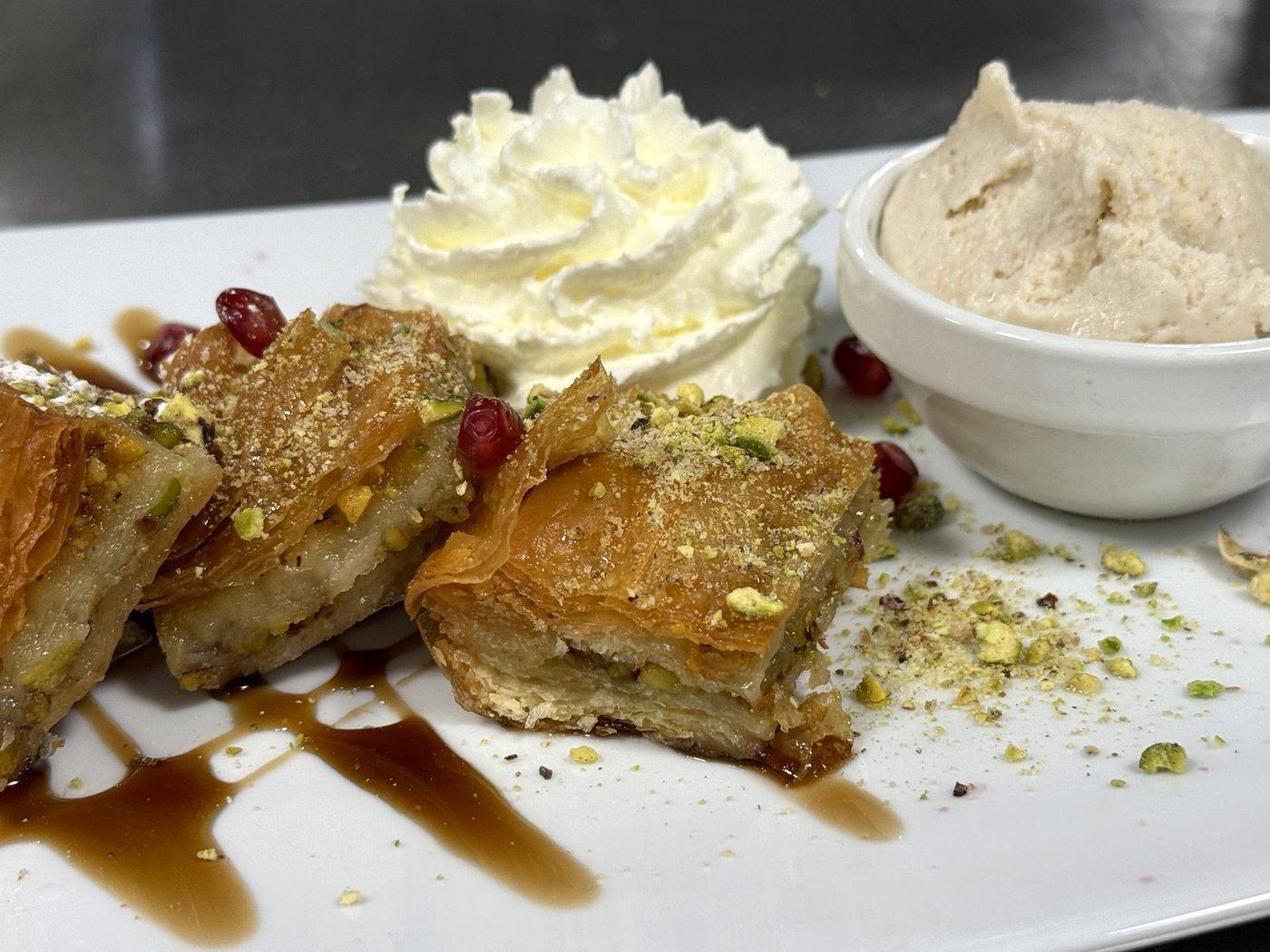 Baklava maison et glace vanille